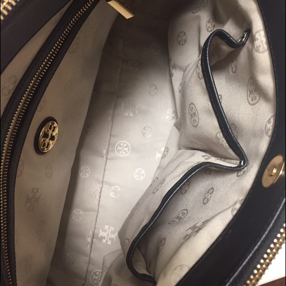 Tory Burch Robinson Double Zip Saffiano Tote - Picture 2 of 10